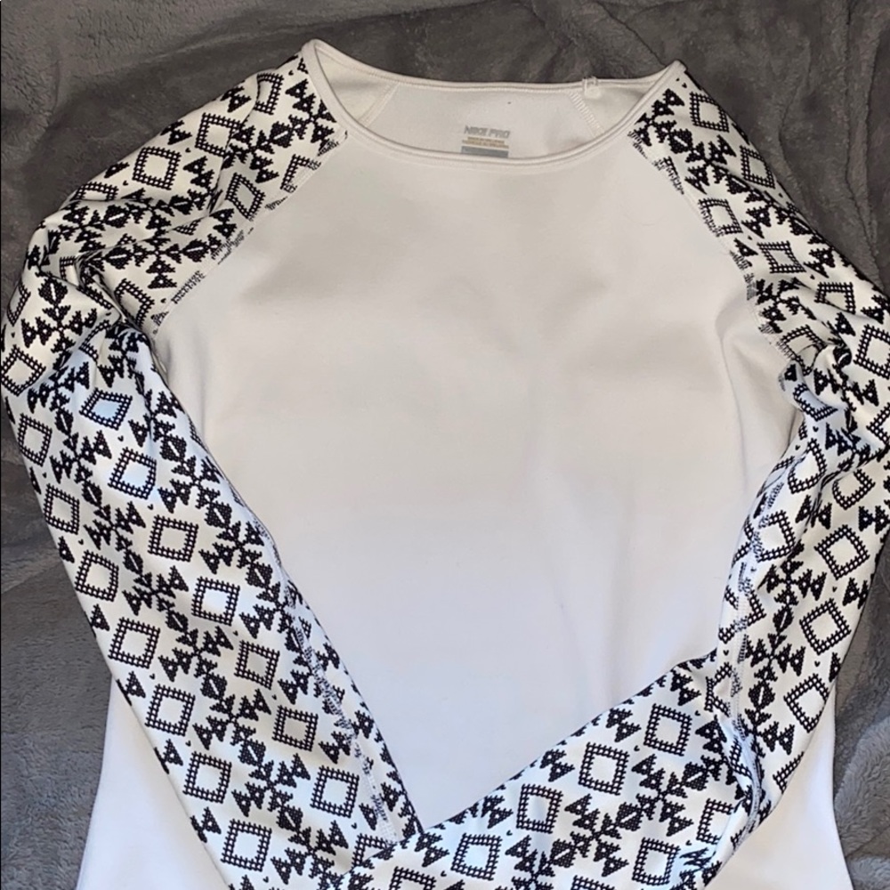 Nike Therma-Fit long sleeve sweater
